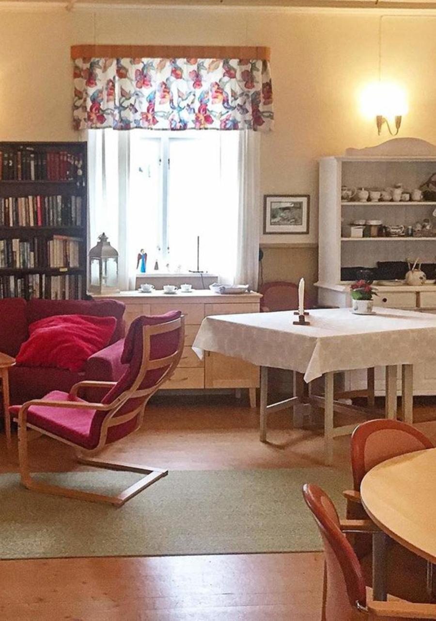 Bed and Breakfast Stor Laegenhet I Elofstorps Missionshus à Kristinehamn Extérieur photo